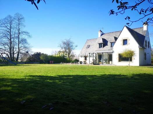 Maison à vendre 369 000 € 7 pièces 4 chambres 151 m² 2 532 m² de terrain Minihy-Tréguier 22220