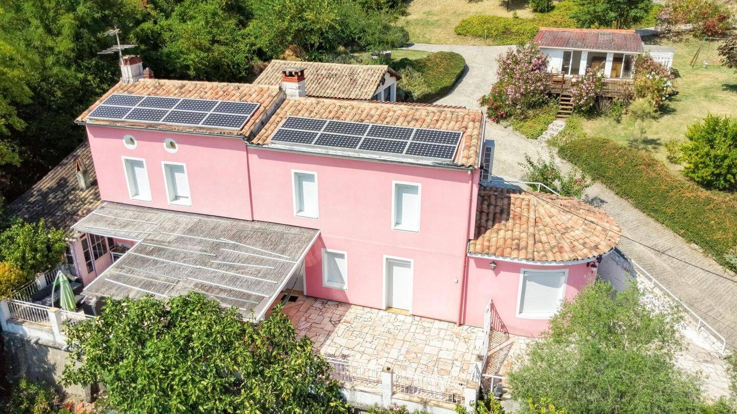 Maison 7 pièces 178 m² · à Colayrac-Saint-Cirq · 178 m² · 294 000 €