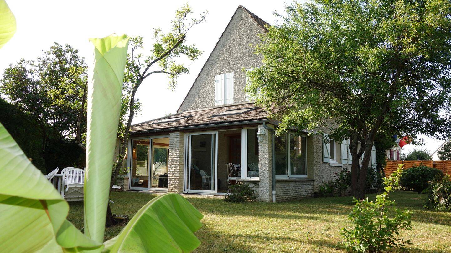 Maison 6 pièces 122 m² · à Thiers-sur-Thève · 121,6 m² · 338 000 €