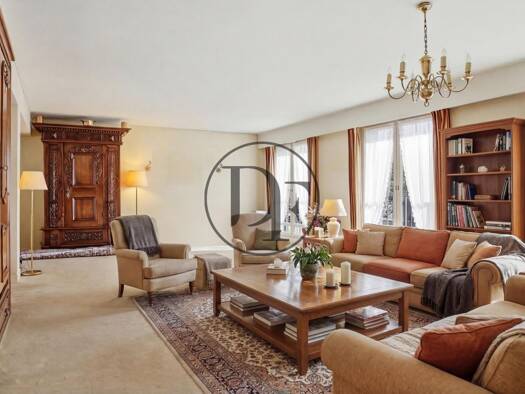 Appartement à vendre 565 000 € 5 pièces 3 chambres 128,3 m² Étage 1/2 Fontainebleau 77300