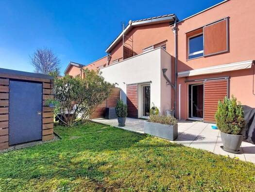 Maison à vendre 299 000 € 3 pièces 2 chambres 79 m² 200 m² de terrain Centre Mions 69780