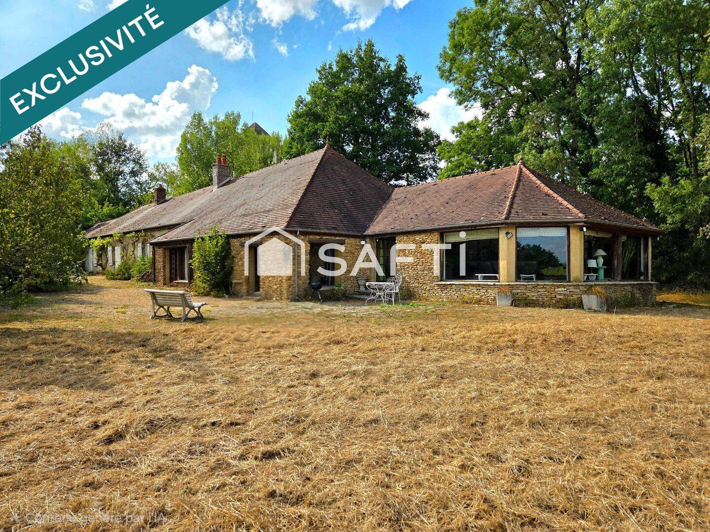 Maison 6 pièces 282 m² · à Vallières · 282 m² · 190 000 €