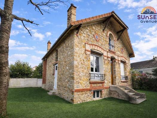 Maison à louer 2 100 € 7 pièces 5 chambres 104,2 m² 444 m² de terrain L'Orangerie-Centre Ville Eaubonne 95600