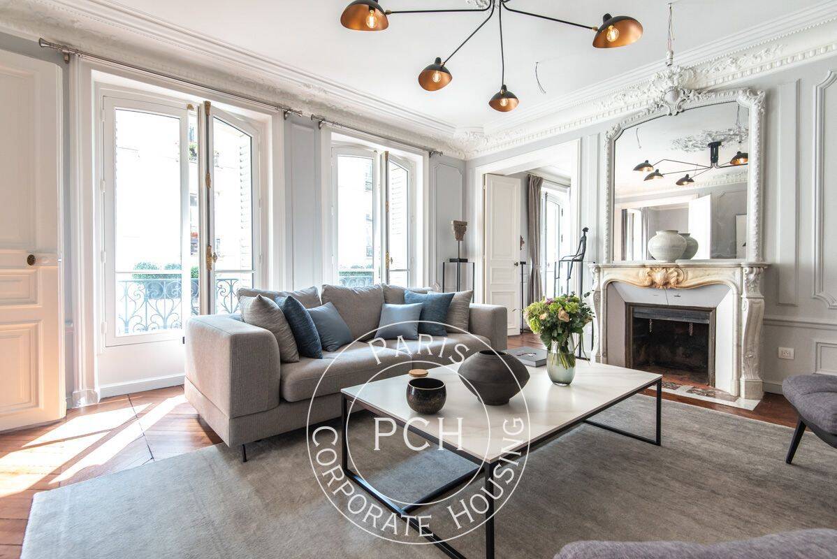Appartement 5 pièces 117 m² · à Paris 9ème Arrondissement · 116,7 m² · 5 750 €/mois