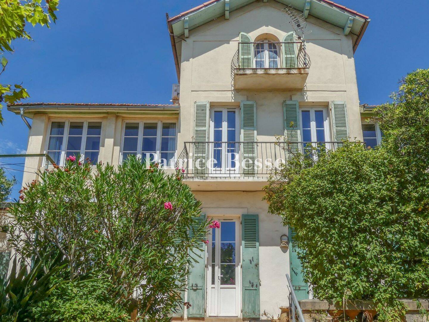 Maison 6 pièces 205 m² · à Toulon · 205 m² · 989 000 €