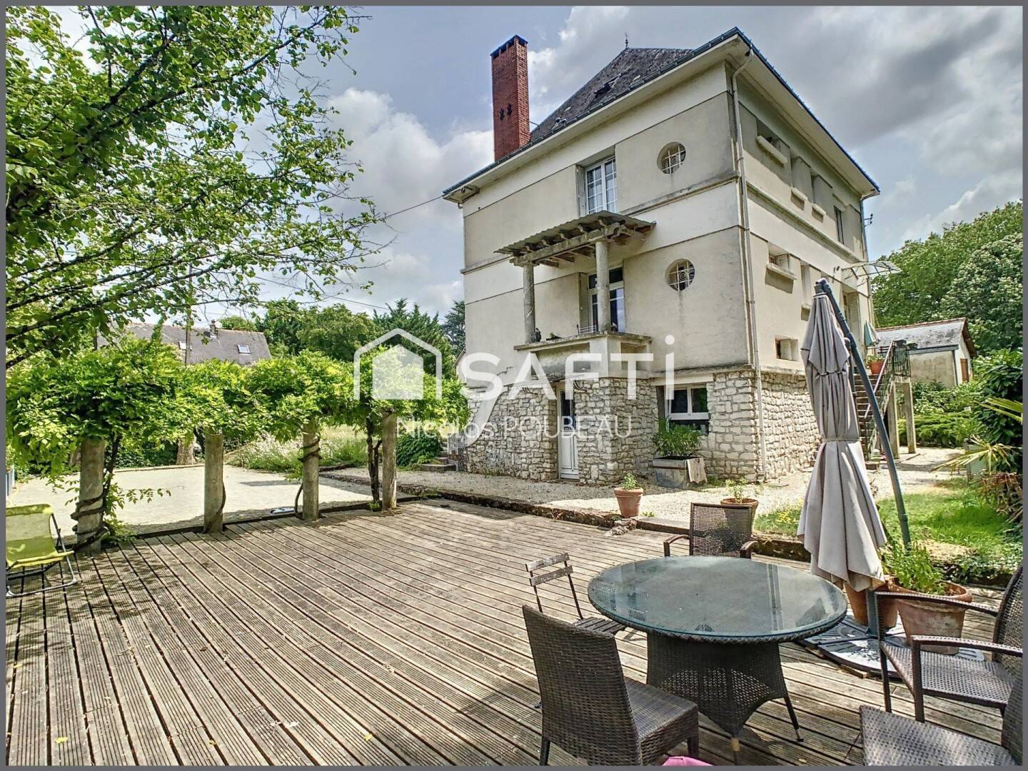 Maison 9 pièces 240 m² · à Veigné · 240 m² · 399 000 €