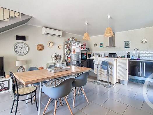 Maison à vendre 285 000 € 4 pièces 3 chambres 114,4 m² Maillane 13910