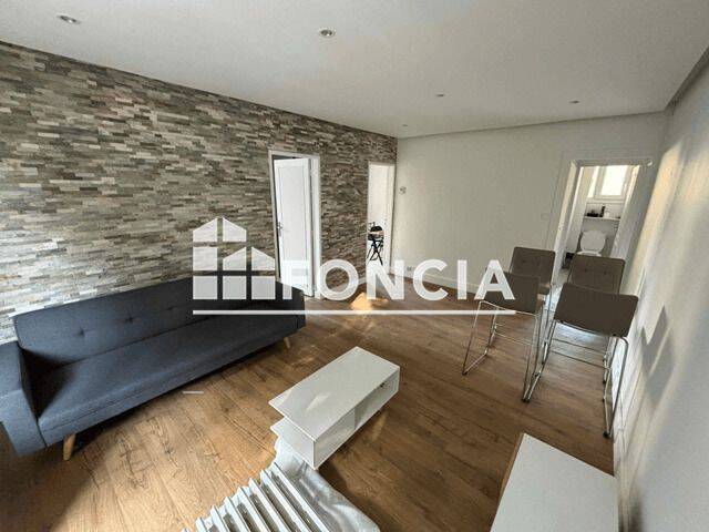 1 pièce 12 m² · à Tours · 11,8 m² · 410 €
