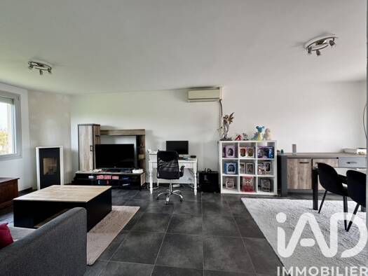 Maison à vendre 178 000 € 5 pièces 2 chambres 129 m² 535 m² de terrain Nord Saint-Maixent-l'École 79400