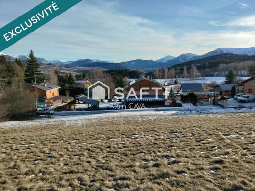 Terrain constructible viabilisé à vendre 85 000 € 1 581 m² de terrain Montclar 04140