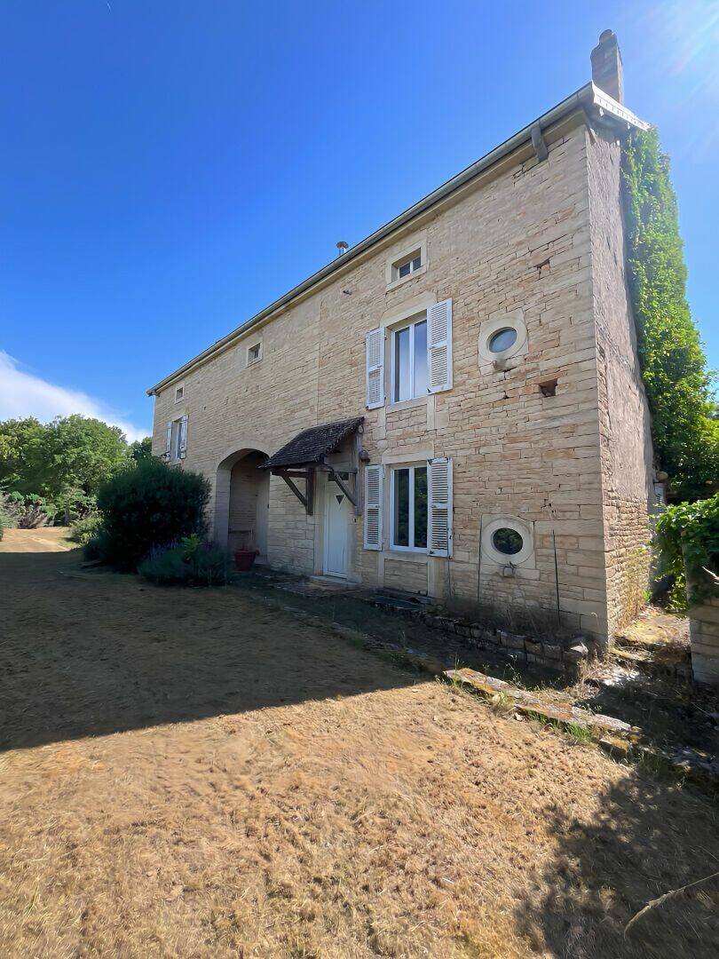 Maison 6 pièces 300 m² · à Gray · 300 m² · 195 000 €