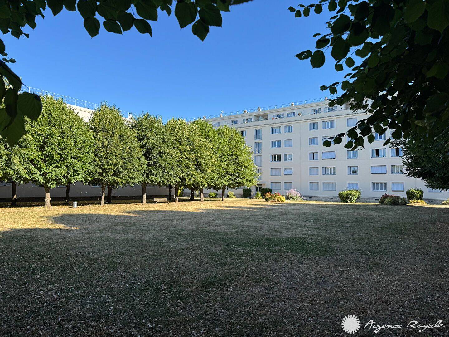 Appartement 4 pièces 64 m² · à Saint-Germain-en-Laye · 64,1 m² · 298 000 €