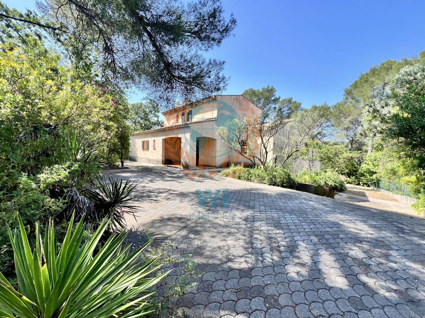 Maison 5 pièces 158 m² · à Trans-en-Provence · 158 m² · 465 000 €