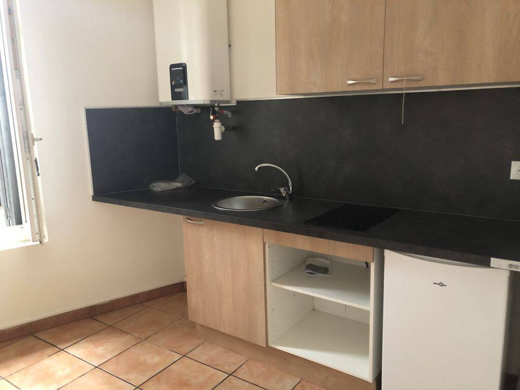Appartement 1 pièce 21 m² · à Nîmes · 21 m² · 395 €
