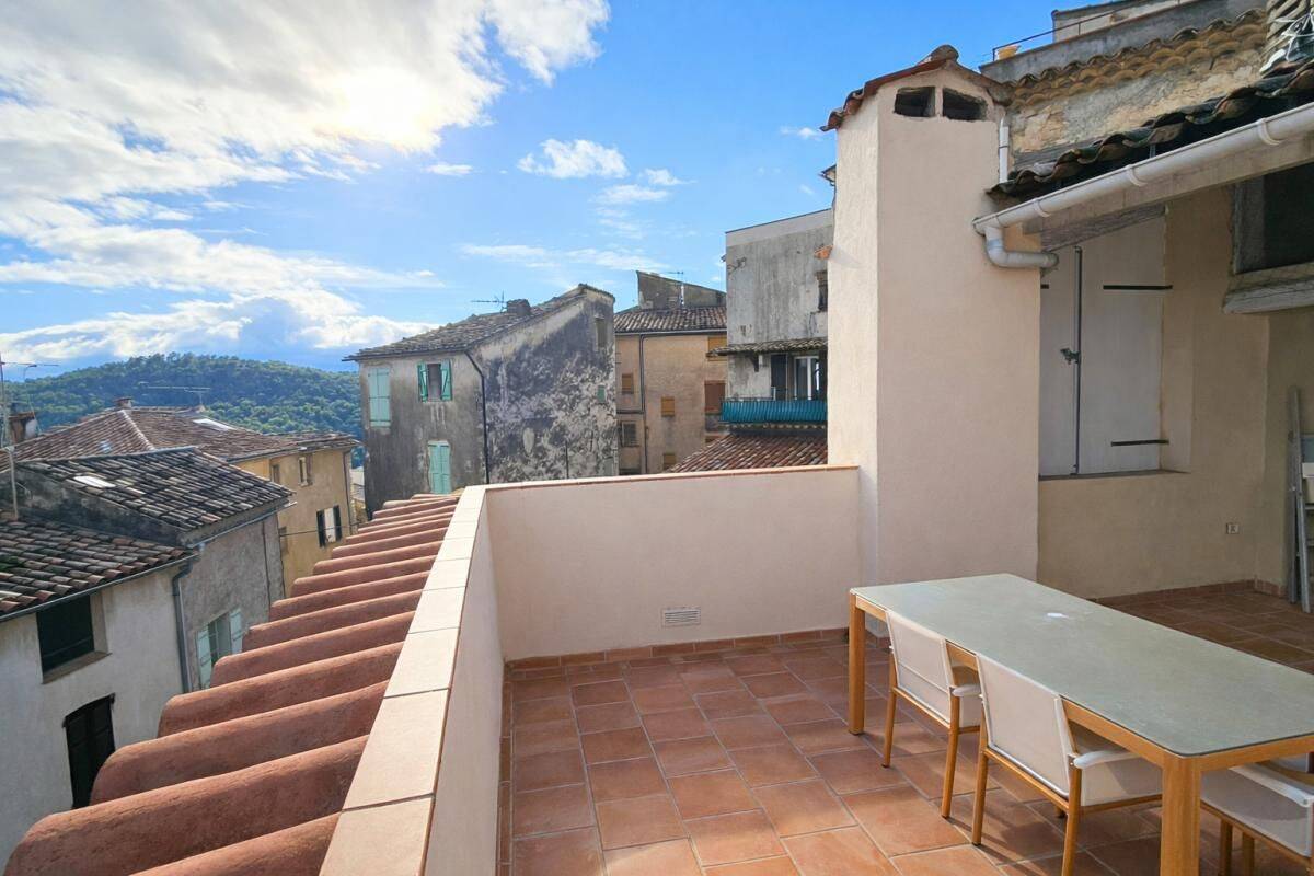 Maison 9 pièces 220 m² · à Claviers · 220 m² · 220 000 €