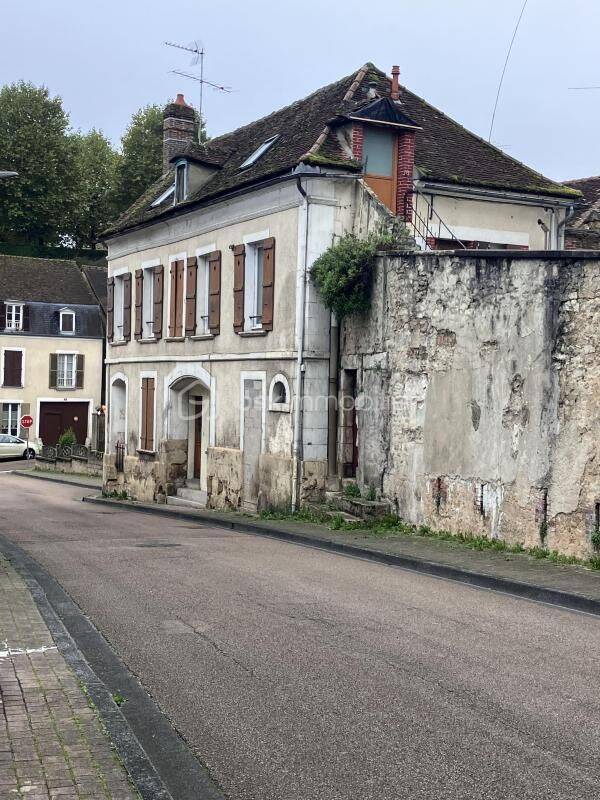 Maison 6 pièces 164 m² · à Saint-Florentin · 164 m² · 120 000 €