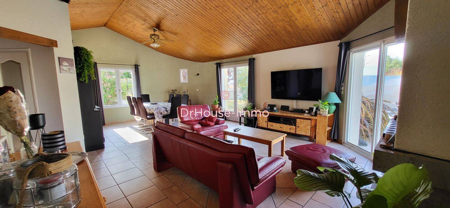 Maison 8 pièces 162 m² · à Brem-sur-Mer · 162 m² · 394 000 €