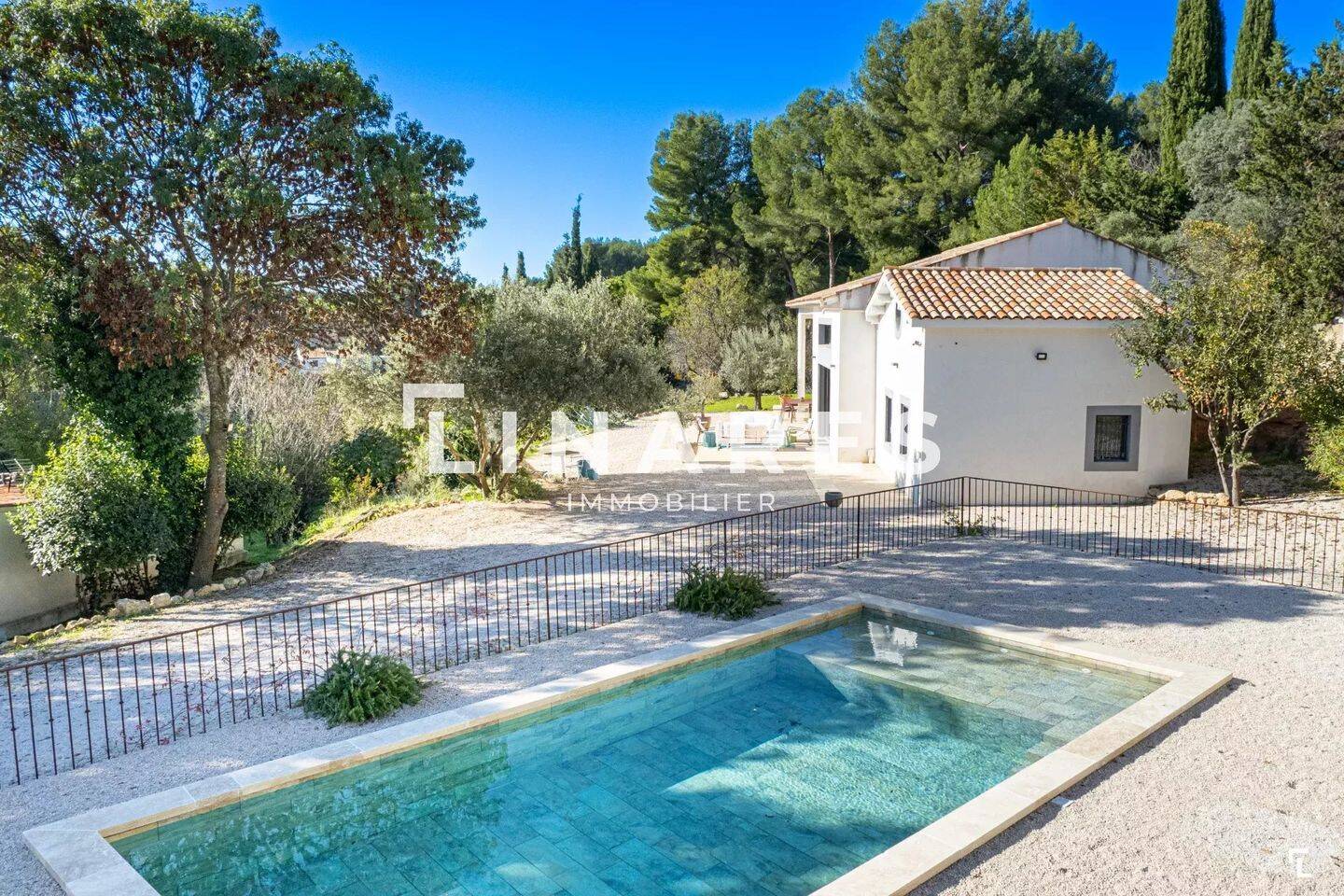 Maison 8 pièces 305 m² · à Aubagne · 305 m² · 1 349 000 €