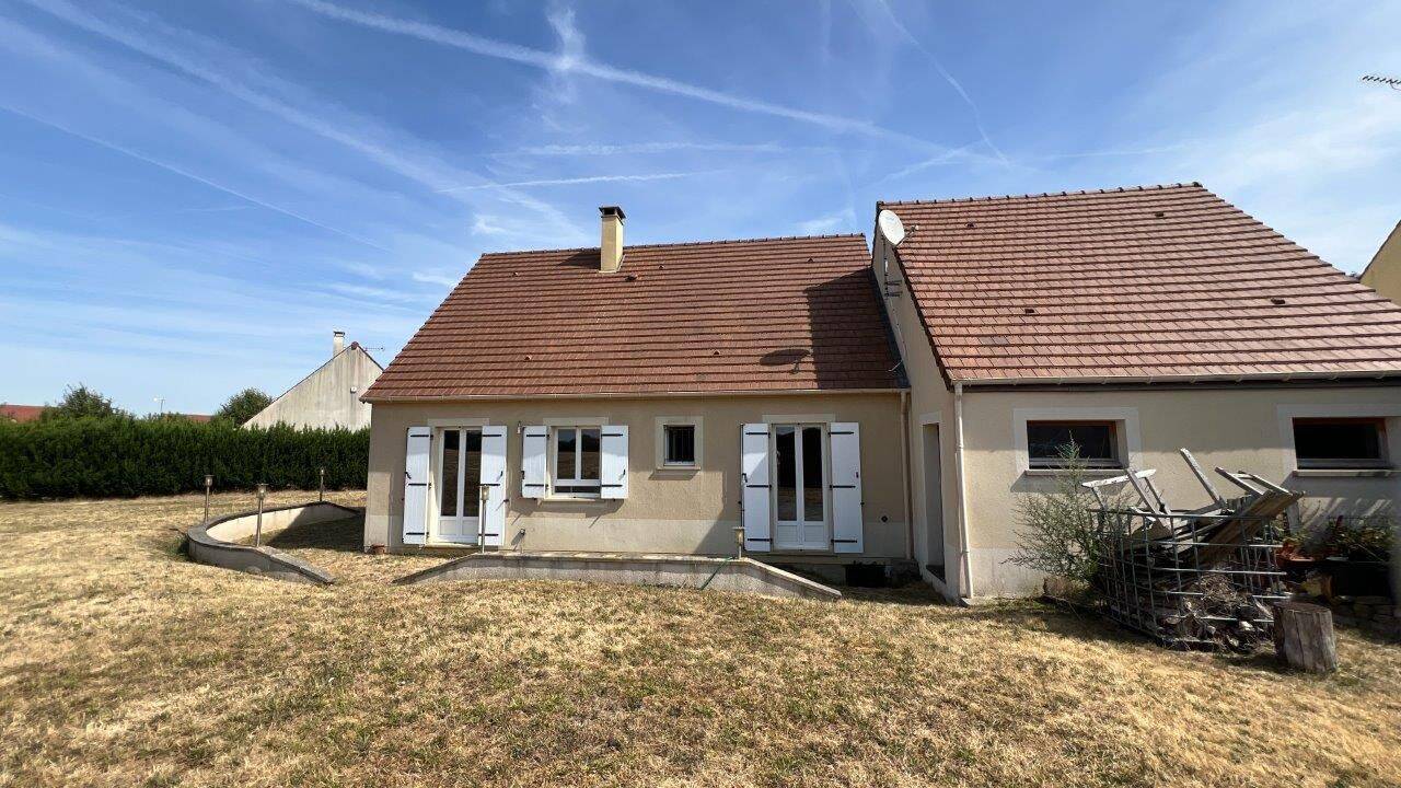 Maison 4 pièces 80 m² · à Sainville · 80 m² · 231 000 €