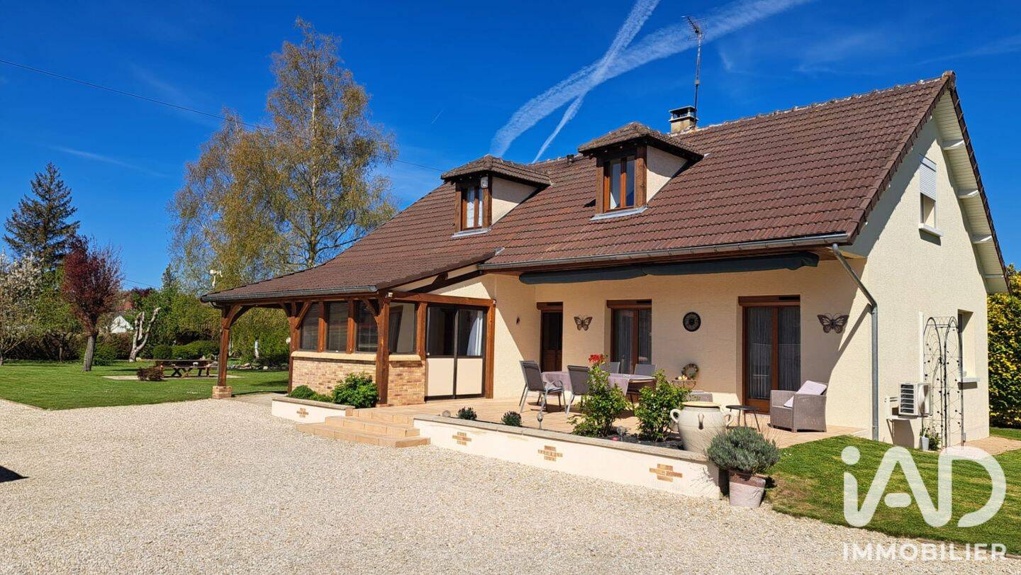 Maison 8 pièces 136 m² · à Pouan-les-Vallées · 136 m² · 231 500 €