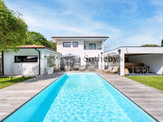 Maison à vendre 1 260 000 € 7 pièces 4 chambres 185 m² 673 m² de terrain Bourgneuf 17220