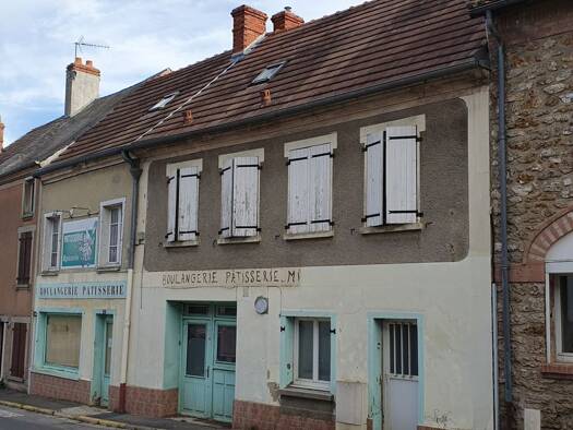 Immeuble à vendre 117 000 € 221 m² Beuvardes 02130