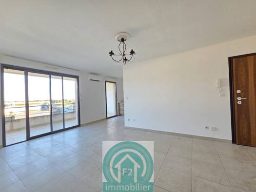 Appartement à vendre 195 000 € 4 pièces 3 chambres 84,9 m² Étage 3/3 San-Giuliano 20230