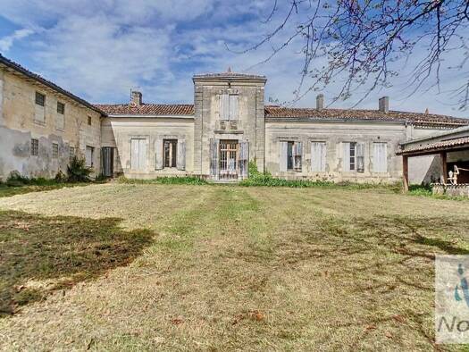 Maison à vendre 545 000 € 20 pièces 7 chambres 380 m² 24 900 m² de terrain Camiac-et-Saint-Denis 33420