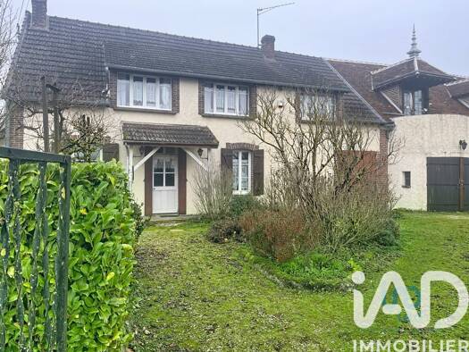 Maison à vendre 138 000 € 6 pièces 3 chambres 146 m² 3 200 m² de terrain Charny Orée de Puisaye 89120