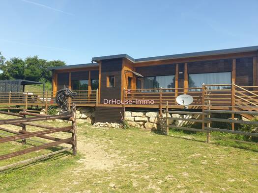 Maison de plain-pied à vendre 495 000 € 4 pièces 3 chambres 130 m² 7 550 m² de terrain La Haye-d'Ectot 50270