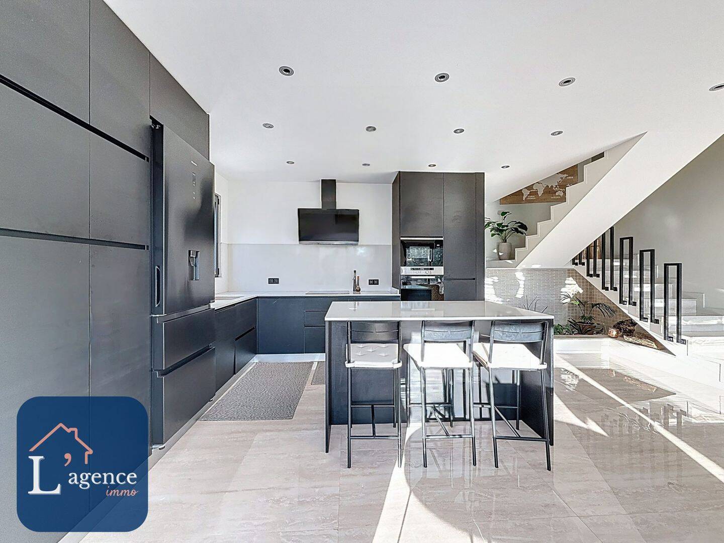 Maison 8 pièces 202 m² · à Crozet · 201,7 m² · 1 030 000 €