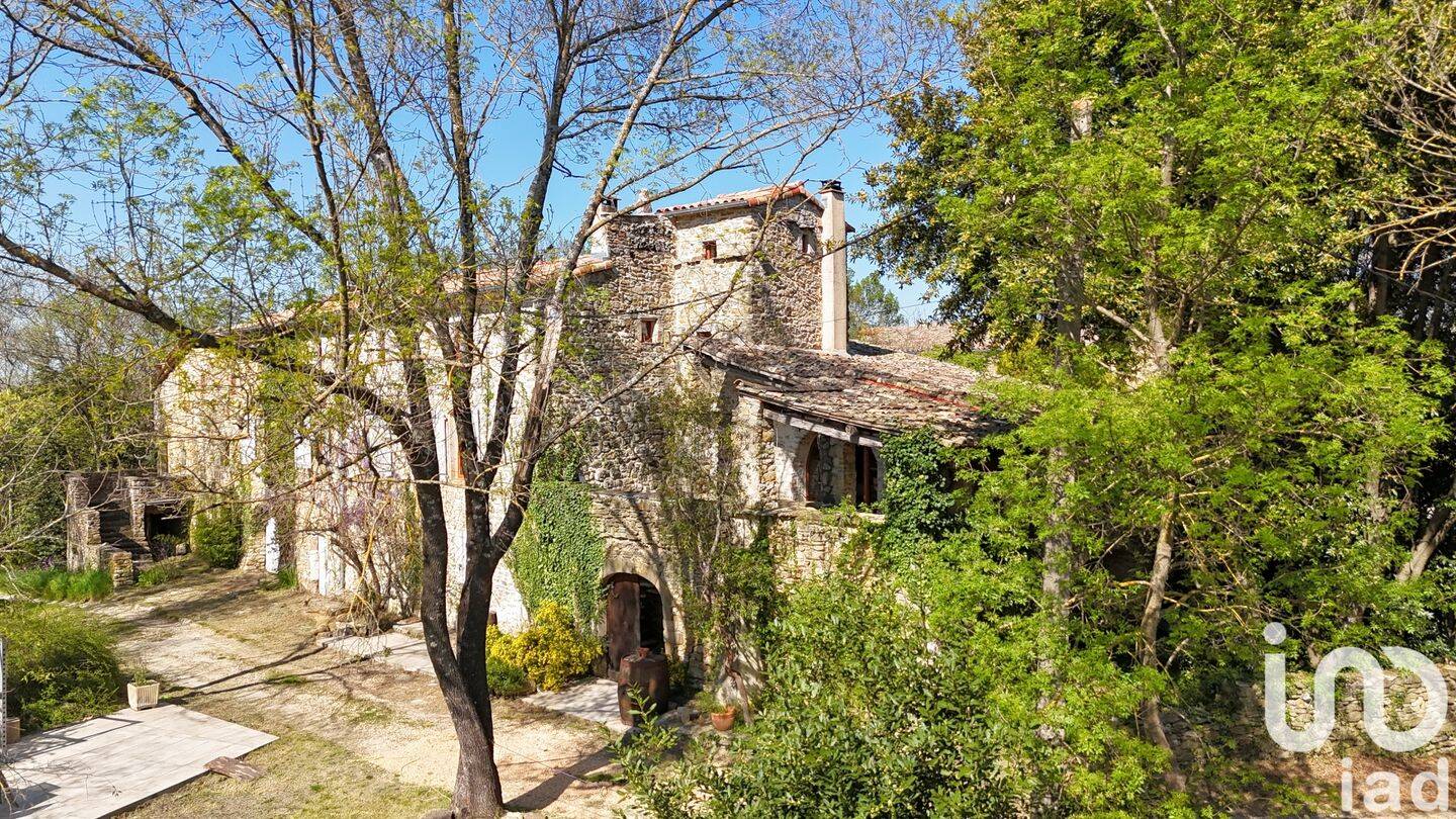Maison 9 pièces 243 m² · à Vézénobres · 243 m² · 550 000 €