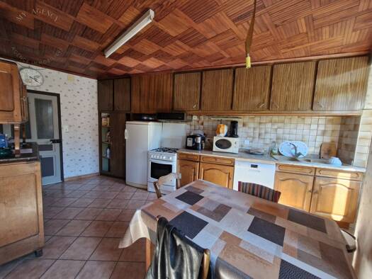 Maison à vendre 182 000 € 10 pièces 6 chambres 158 m² Murat-sur-Vèbre 81320