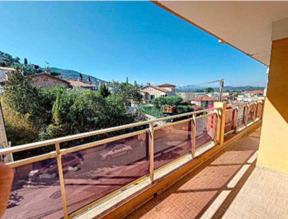 Appartement 2 pièces 35 m² · à Mandelieu-la-Napoule · 35 m² · 740 €