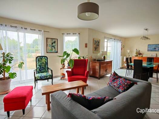 Maison à vendre 297 825 € 7 pièces 6 chambres 158 m² 1 291 m² de terrain Peillac 56220