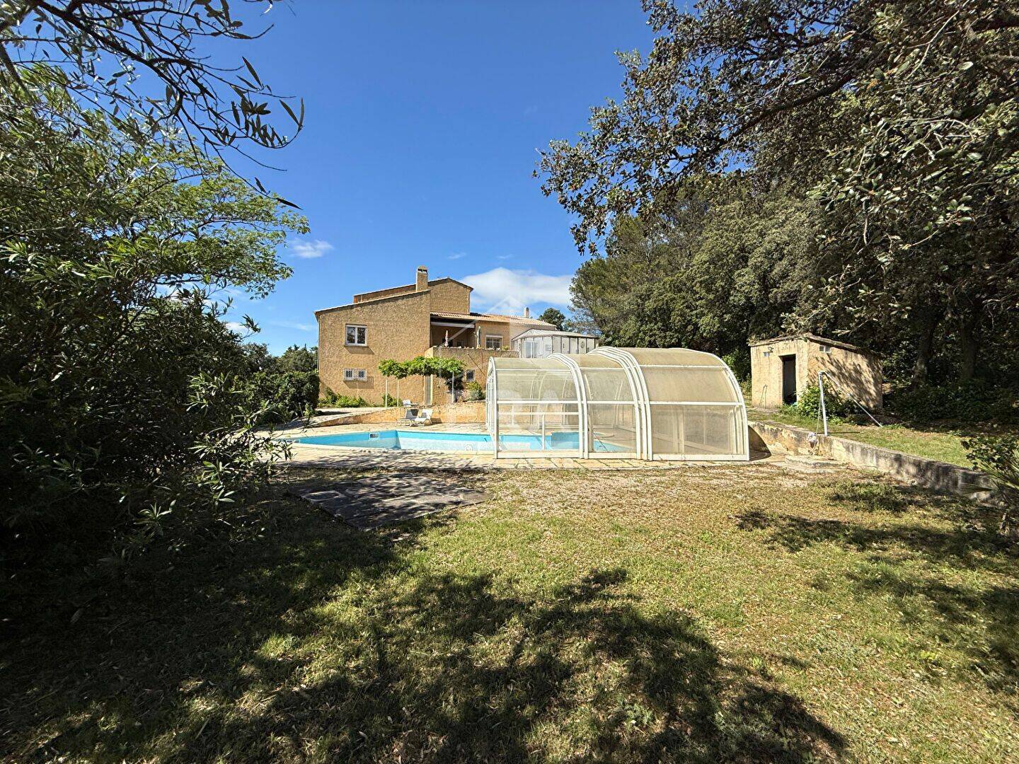 Maison 7 pièces 200 m² · à Châteauneuf-de-Gadagne · 200 m² · 619 000 €