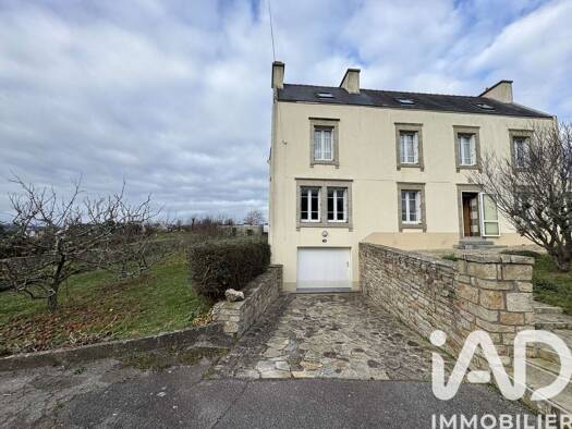 Maison à vendre 293 000 € 10 pièces 4 chambres 196 m² 1 283 m² de terrain Plouhinec 29780