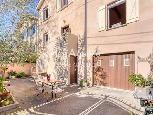 Maison de ville à vendre 578 000 € 4 pièces 3 chambres 110 m² 426 m² de terrain Bussiere Oullins-Pierre-Bénite 69600