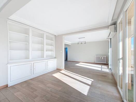 Appartement à vendre 254 000 € 4 pièces 3 chambres 96 m² 3ème étage Villeneuve-lès-Avignon 30400