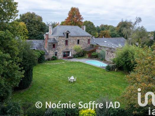 Demeure à vendre 380 000 € 7 pièces 6 chambres 236 m² 1 483 m² de terrain La Grigonnais 44170