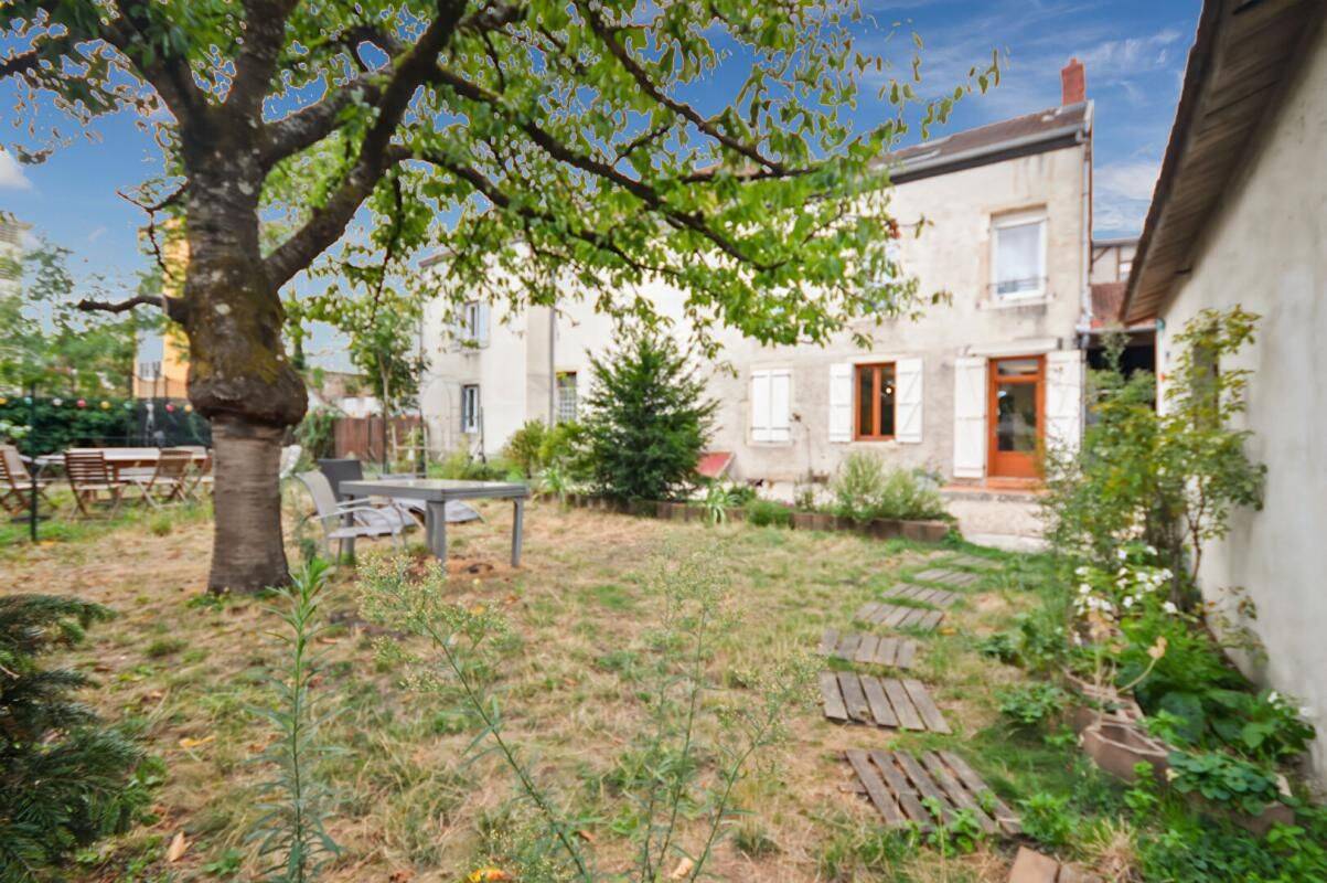 Appartement 5 pièces 100 m² · à Dijon · 100 m² · 215 000 €