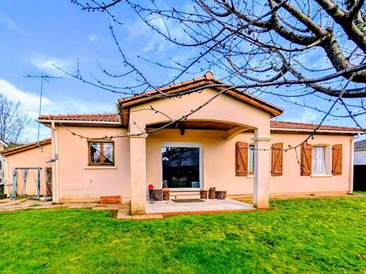 Maison de plain-pied à vendre 232 000 € 6 pièces 4 chambres 115 m² 600 m² de terrain Toutifaut Bergerac 24100