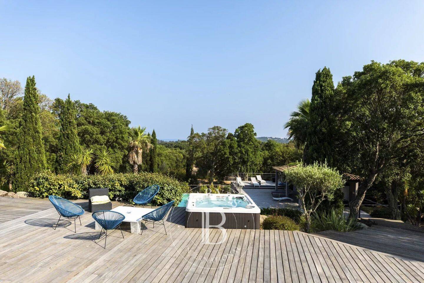 Maison 9 pièces 261 m² · à Zonza · 261 m² · 1 290 000 €