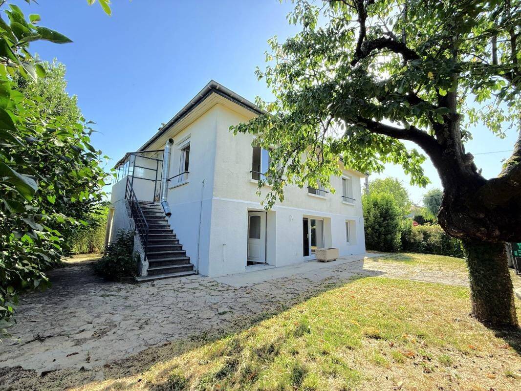 Maison 5 pièces 116 m² · à Chaponost · 116 m² · 1 549 €