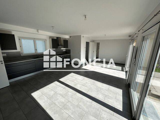 Maison 5 pièces 98 m² · à Saint-Égrève · 97,5 m² · 1 412 €
