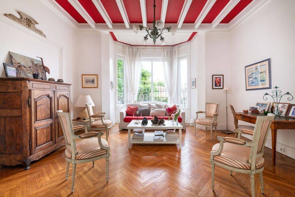 Maison 10 pièces 435 m² · à Saint-Chamond · 435 m² · 550 000 €