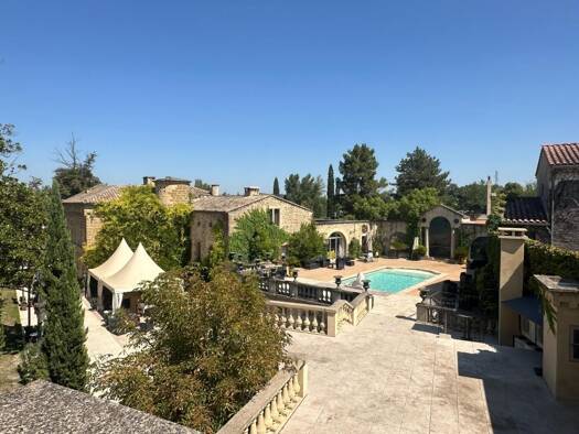 Château à vendre 3 675 000 € 11 pièces 10 chambres 1 937 m² 8 350 m² de terrain Bourdines Sorgues 84700