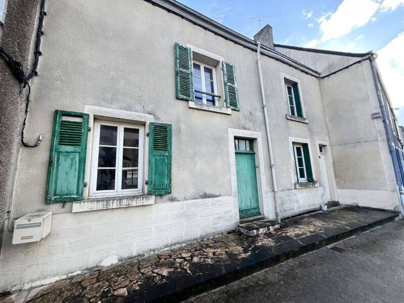 Maison 7 pièces 116 m² · à Saint-Denis-de-Jouhet · 116 m² · 35 000 €