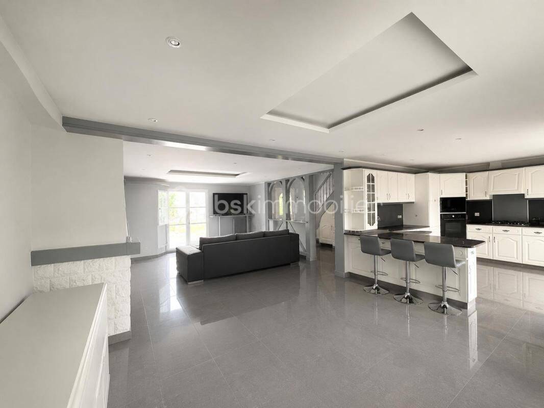 Maison 8 pièces 170 m² · à Ballan-Miré · 170 m² · 448 000 €