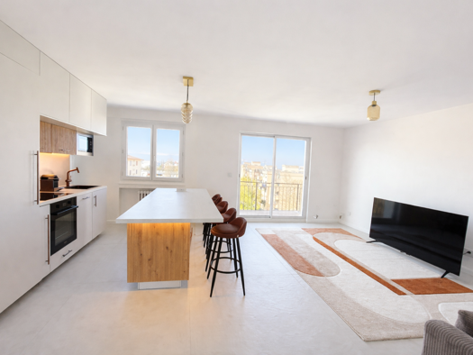 Appartement à louer 1 795 € 3 pièces 2 chambres 60 m² Étage 3/3 Romagny Annemasse 74100